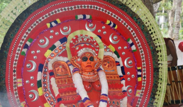 Raktha Chamundi at Mathamangalam Thayale Purayil Tharavadu